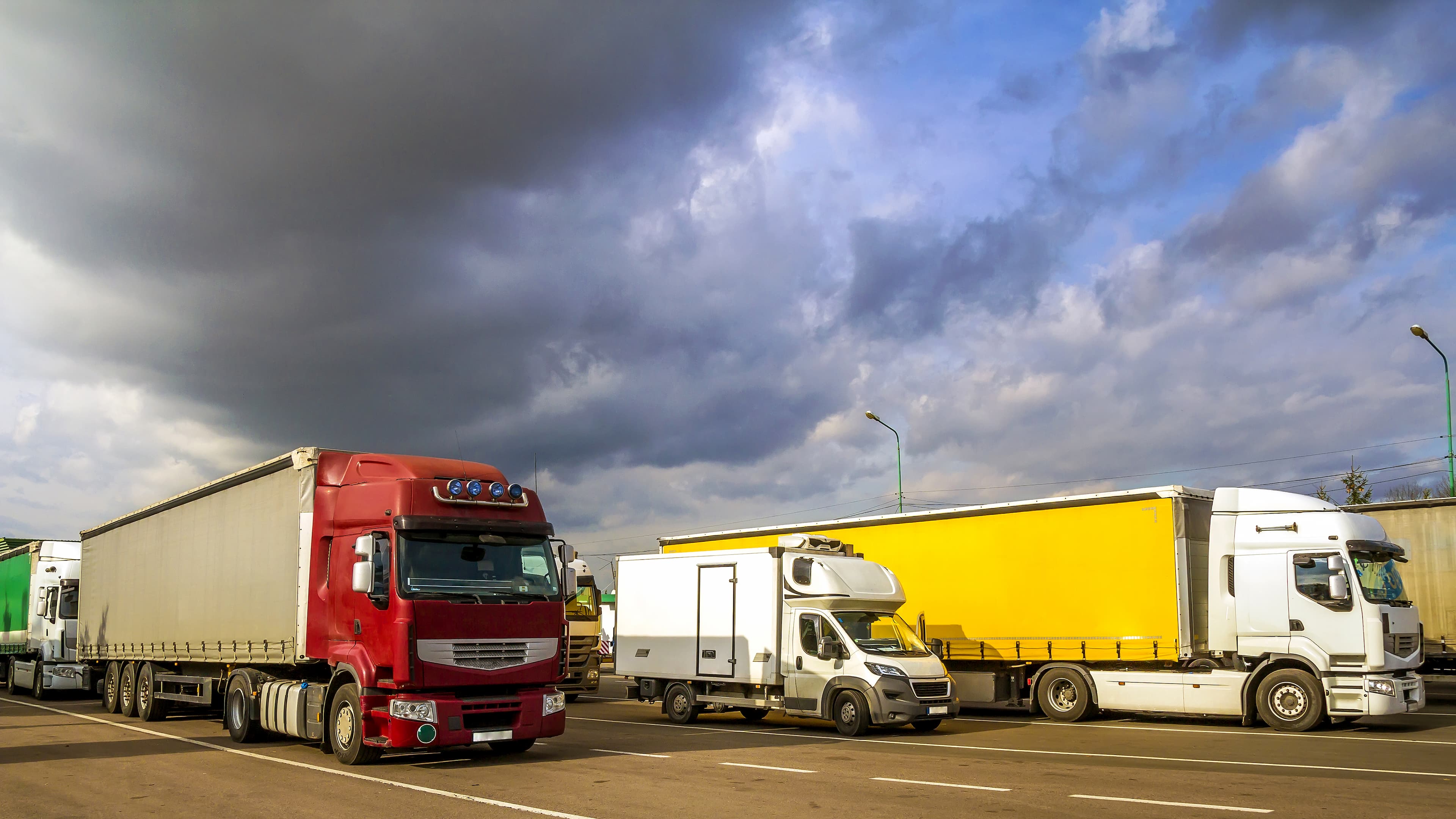 commercial fleets & logistic vehicles