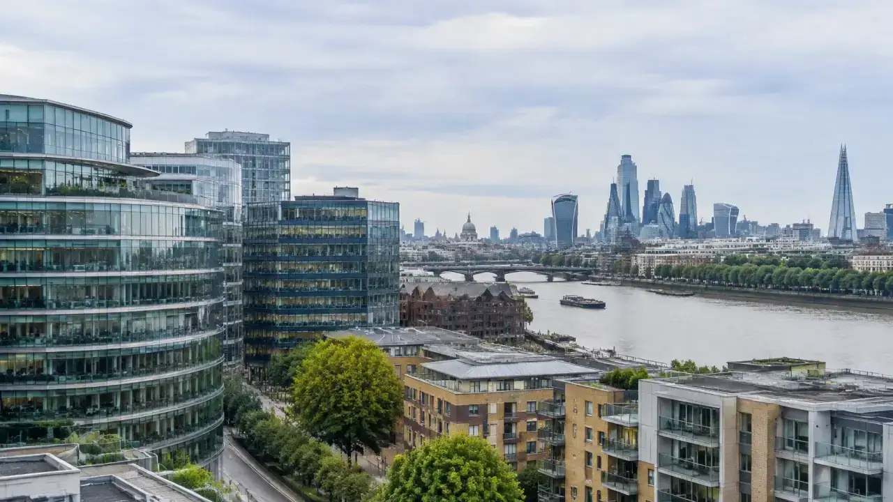 West London commercial skyline with the City in the distance — CQD commercial cleaning service area